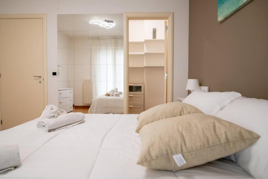 Adriatico HomeMare-Fiera-Centro Bari Eksteriør billede